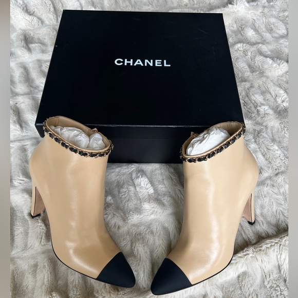 Chanel Bootie 38.5 NEW - Picture 4 of 7